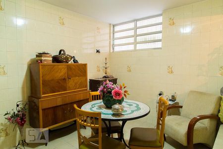 Casa à venda com 146m², 3 quartos e 2 vagasSala do subsolo