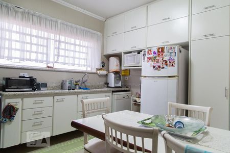 Casa à venda com 146m², 3 quartos e 2 vagasCozinha