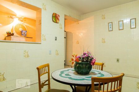 Casa à venda com 146m², 3 quartos e 2 vagasSala do subsolo