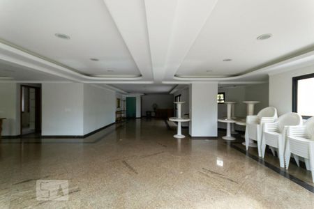 Apartamento à venda com 170m², 3 quartos e 3 vagas Apartamento à venda com 170m², 3 quartos e 3 vagasSalão de Festas