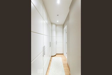 Apartamento à venda com 170m², 3 quartos e 3 vagas Apartamento à venda com 170m², 3 quartos e 3 vagasCloset da suíte 3