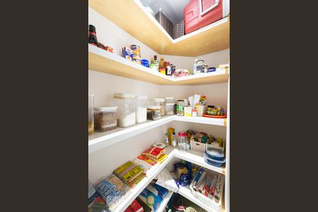 Apartamento à venda com 170m², 3 quartos e 3 vagas Apartamento à venda com 170m², 3 quartos e 3 vagasDespensa