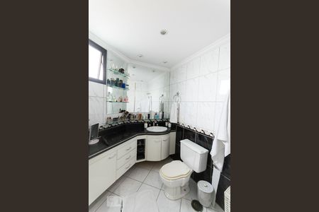 Apartamento à venda com 170m², 3 quartos e 3 vagas Apartamento à venda com 170m², 3 quartos e 3 vagasBanheiro da Suíte 3