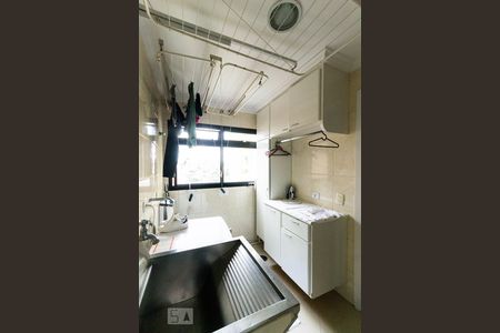 Apartamento à venda com 170m², 3 quartos e 3 vagas Apartamento à venda com 170m², 3 quartos e 3 vagasÁrea de Serviço