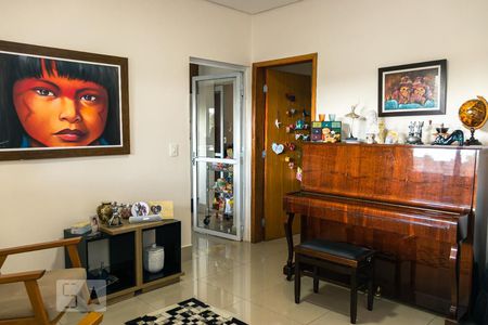 Sala 2 de casa de condomínio para alugar com 4 quartos, 240m² em Jardins Lisboa, Goiânia