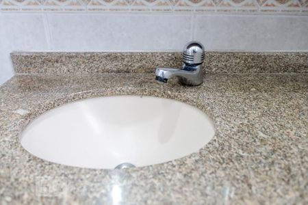 Casa à venda com 244m², 4 quartos e 3 vagas Casa à venda com 244m², 4 quartos e 3 vagasBanheiro 2