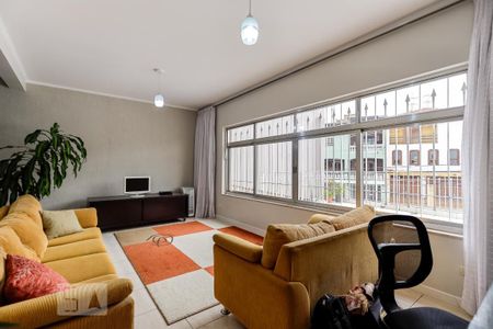 Casa à venda com 244m², 4 quartos e 3 vagas Casa à venda com 244m², 4 quartos e 3 vagasSala 2