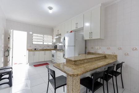 Casa à venda com 244m², 4 quartos e 3 vagas Casa à venda com 244m², 4 quartos e 3 vagasCozinha 2