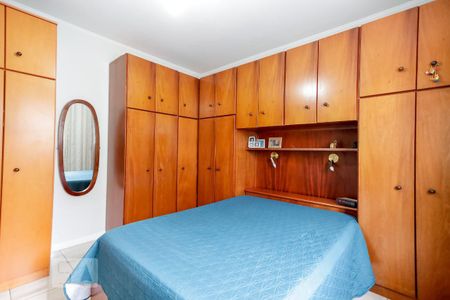 Casa à venda com 244m², 4 quartos e 3 vagas Casa à venda com 244m², 4 quartos e 3 vagasQuarto 3