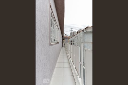 Casa à venda com 244m², 4 quartos e 3 vagas Casa à venda com 244m², 4 quartos e 3 vagasCorredor Externo