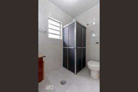 Casa à venda com 244m², 4 quartos e 3 vagas Casa à venda com 244m², 4 quartos e 3 vagasBanheiro 2