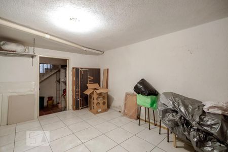 Casa à venda com 244m², 4 quartos e 3 vagas Casa à venda com 244m², 4 quartos e 3 vagasPorão