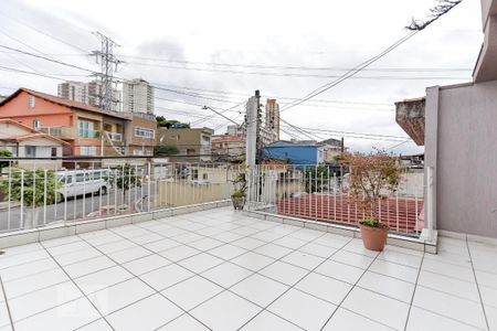 Casa à venda com 244m², 4 quartos e 3 vagas Casa à venda com 244m², 4 quartos e 3 vagasVaranda