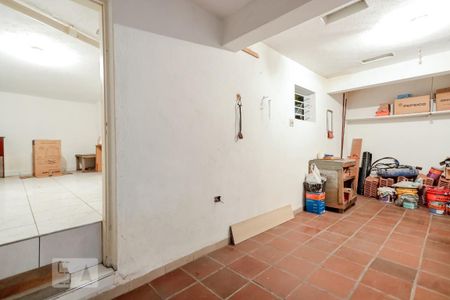 Casa à venda com 244m², 4 quartos e 3 vagas Casa à venda com 244m², 4 quartos e 3 vagasPorão