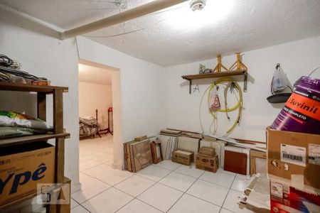 Casa à venda com 244m², 4 quartos e 3 vagas Casa à venda com 244m², 4 quartos e 3 vagasPorão