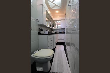 Casa à venda com 285m², 4 quartos e 2 vagasBanheiro da suíte 