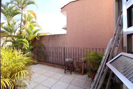 Casa à venda com 285m², 4 quartos e 2 vagasTerraço da cozinha 