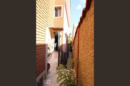 Casa à venda com 285m², 4 quartos e 2 vagasCorredor 