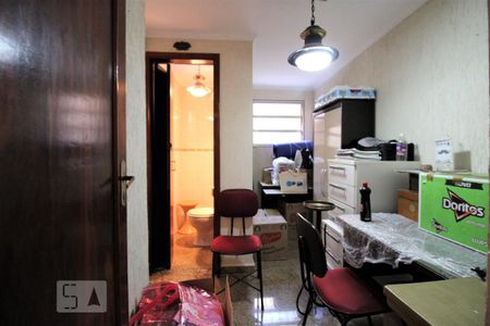 Casa à venda com 285m², 4 quartos e 2 vagasEscritório 