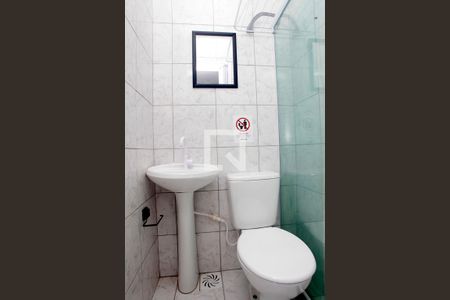 Banheiro de apartamento para alugar com 1 quarto, 22m² em Bela Vista, Porto Alegre