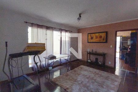 Casa à venda com 170m², 3 quartos e 2 vagasCopa