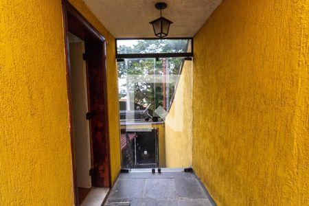 Casa à venda com 170m², 3 quartos e 2 vagasCorredor