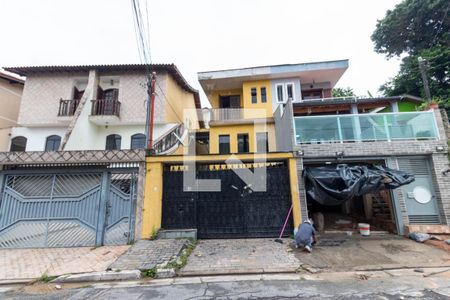 Casa à venda com 170m², 3 quartos e 2 vagasFachada