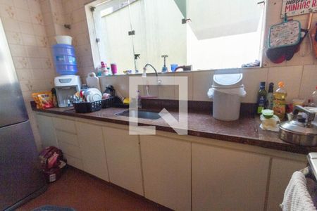 Casa à venda com 170m², 3 quartos e 2 vagasCozinha