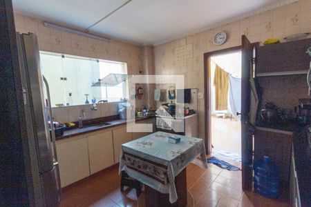 Casa à venda com 170m², 3 quartos e 2 vagasCozinha