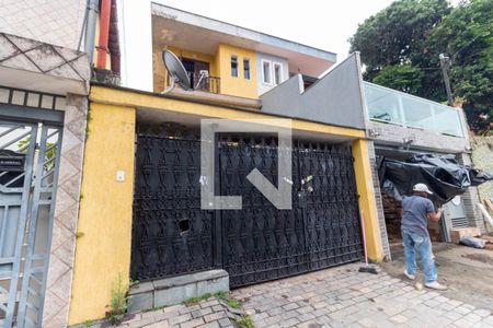 Casa à venda com 170m², 3 quartos e 2 vagasFachada
