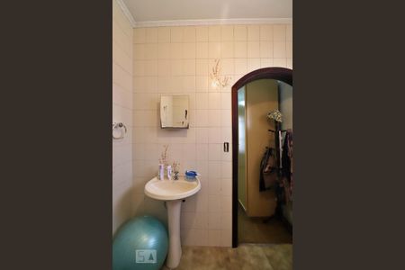 Casa à venda com 401m², 4 quartos e 2 vagasBanheiro da Suíte 1