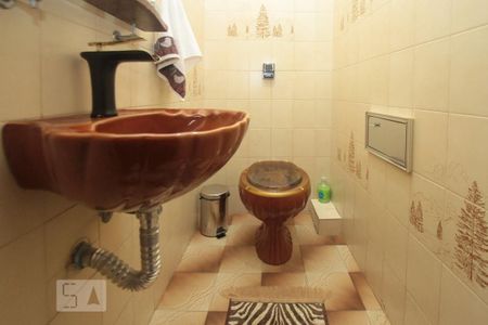 Casa à venda com 200m², 3 quartos e 5 vagas Casa à venda com 200m², 3 quartos e 5 vagasLavabo