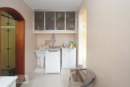 Casa à venda com 200m², 3 quartos e 5 vagas Casa à venda com 200m², 3 quartos e 5 vagasÁrea de Serviço