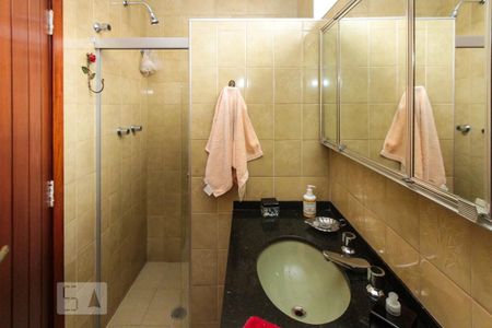 Casa à venda com 200m², 3 quartos e 5 vagas Casa à venda com 200m², 3 quartos e 5 vagasBanheiro Social