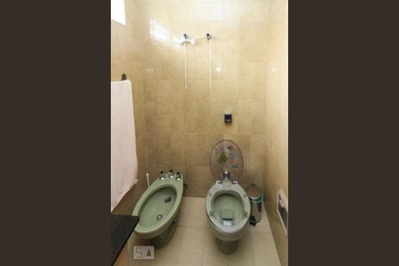 Casa à venda com 200m², 3 quartos e 5 vagas Casa à venda com 200m², 3 quartos e 5 vagasBanheiro Social