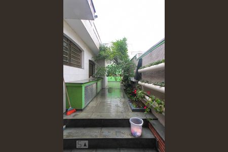 Casa à venda com 200m², 3 quartos e 5 vagas Casa à venda com 200m², 3 quartos e 5 vagasCorredor