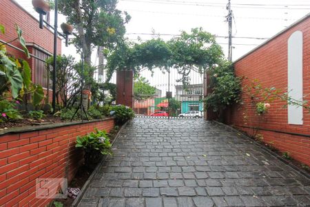 Casa à venda com 200m², 3 quartos e 5 vagas Casa à venda com 200m², 3 quartos e 5 vagasFachada