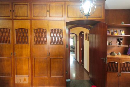 Casa à venda com 200m², 3 quartos e 5 vagas Casa à venda com 200m², 3 quartos e 5 vagasCloset da Suite