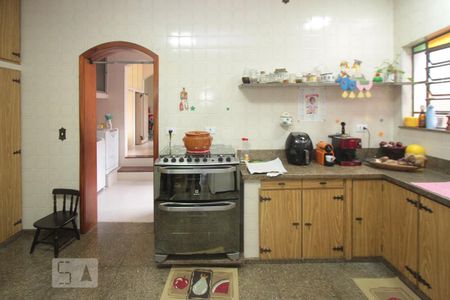 Casa à venda com 200m², 3 quartos e 5 vagas Casa à venda com 200m², 3 quartos e 5 vagasCozinha