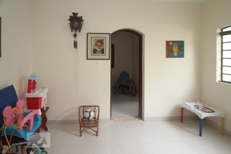 Casa à venda com 200m², 3 quartos e 5 vagas Casa à venda com 200m², 3 quartos e 5 vagasSala da Edícula