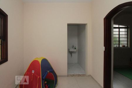 Casa à venda com 200m², 3 quartos e 5 vagas Casa à venda com 200m², 3 quartos e 5 vagasSuite da edícula
