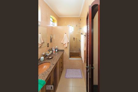 Casa à venda com 200m², 3 quartos e 5 vagas Casa à venda com 200m², 3 quartos e 5 vagasBanheiro da Suite