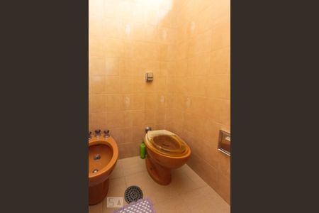 Casa à venda com 200m², 3 quartos e 5 vagas Casa à venda com 200m², 3 quartos e 5 vagasBanheiro da Suite