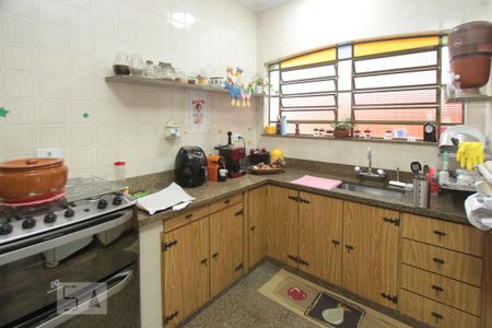 Casa à venda com 200m², 3 quartos e 5 vagas Casa à venda com 200m², 3 quartos e 5 vagasCozinha