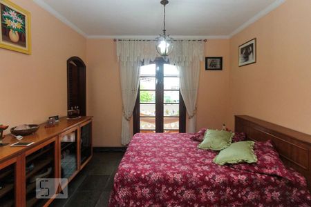 Casa à venda com 200m², 3 quartos e 5 vagas Casa à venda com 200m², 3 quartos e 5 vagasSuite