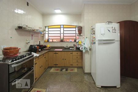 Casa à venda com 200m², 3 quartos e 5 vagas Casa à venda com 200m², 3 quartos e 5 vagasCozinha