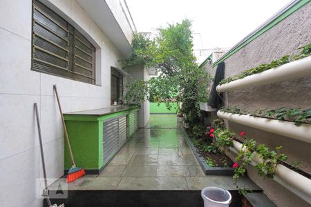 Casa à venda com 200m², 3 quartos e 5 vagas Casa à venda com 200m², 3 quartos e 5 vagasCorredor