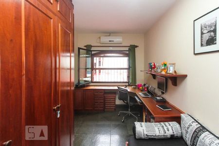 Casa à venda com 200m², 3 quartos e 5 vagas Casa à venda com 200m², 3 quartos e 5 vagasQuarto 02