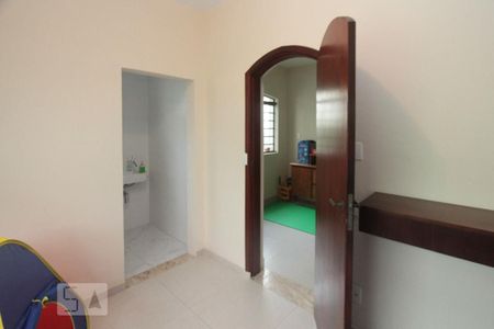 Casa à venda com 200m², 3 quartos e 5 vagas Casa à venda com 200m², 3 quartos e 5 vagasSuite da edícula