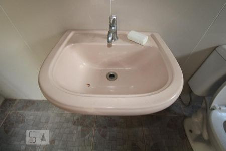 Casa à venda com 450m², 3 quartos e 4 vagasBanheiro - detalhe